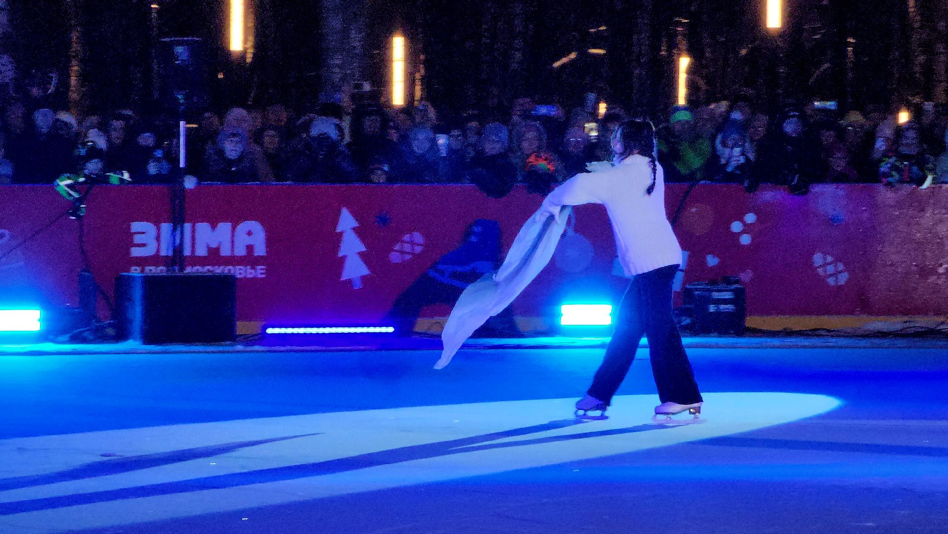 ледовое шоу авербуха, ВЕРТИКАЛКИ, каток в парке, шоу на льду, фигурное катание, Лобня,