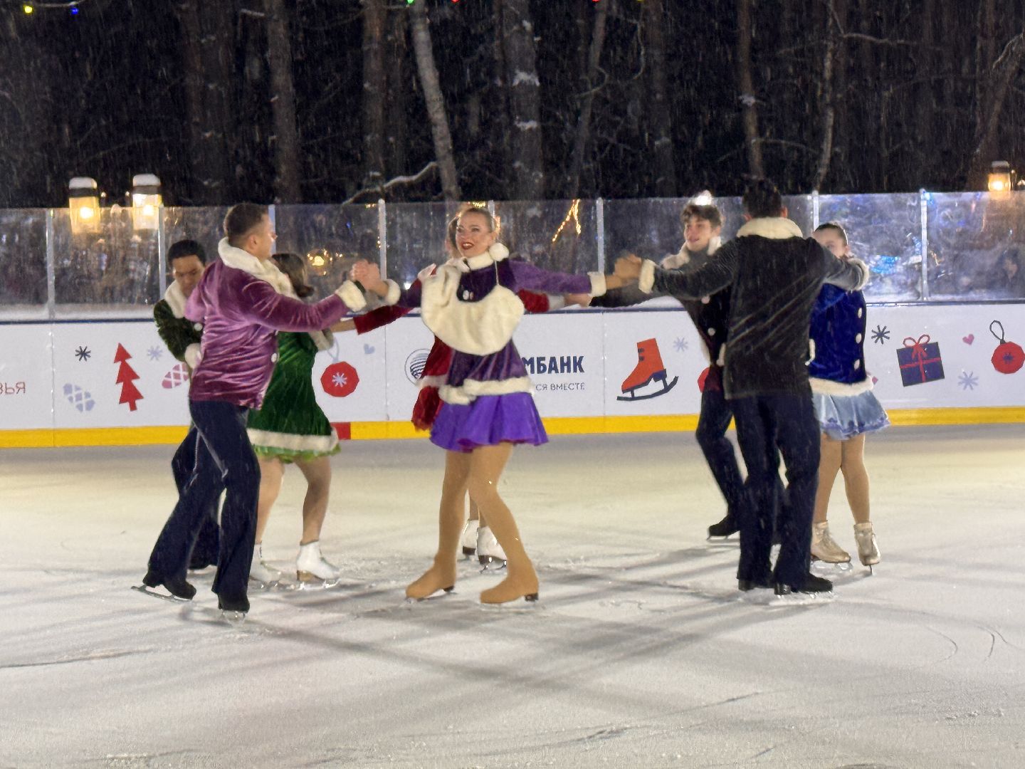 одинцовский парк культуры спорта и отдыха, ледовое шоу, зима в Подмосковье, вертикалка, вертикальное видео,