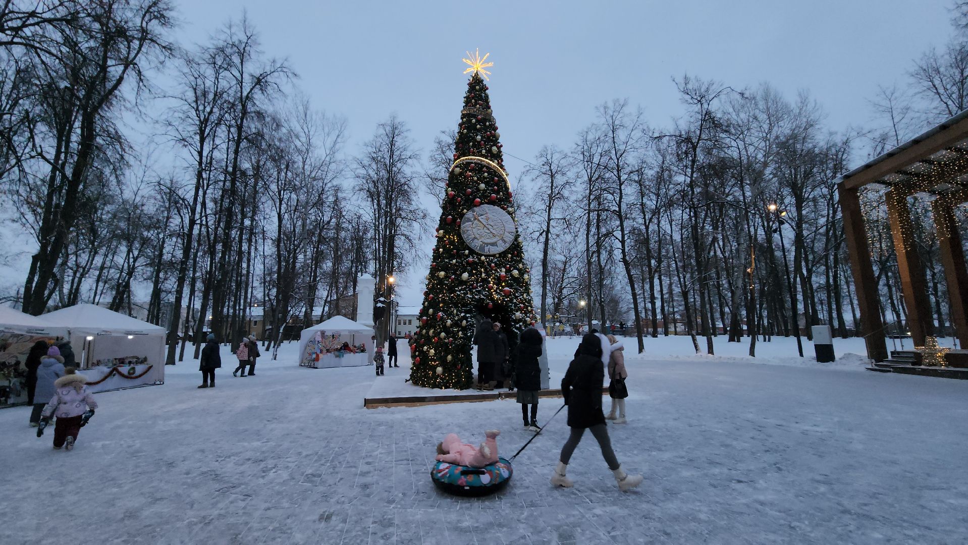 серпухов, юлия молостова, первый канал, программа доброе утро, парк имени олега степанова, портал желаний, новогодняя елка,
