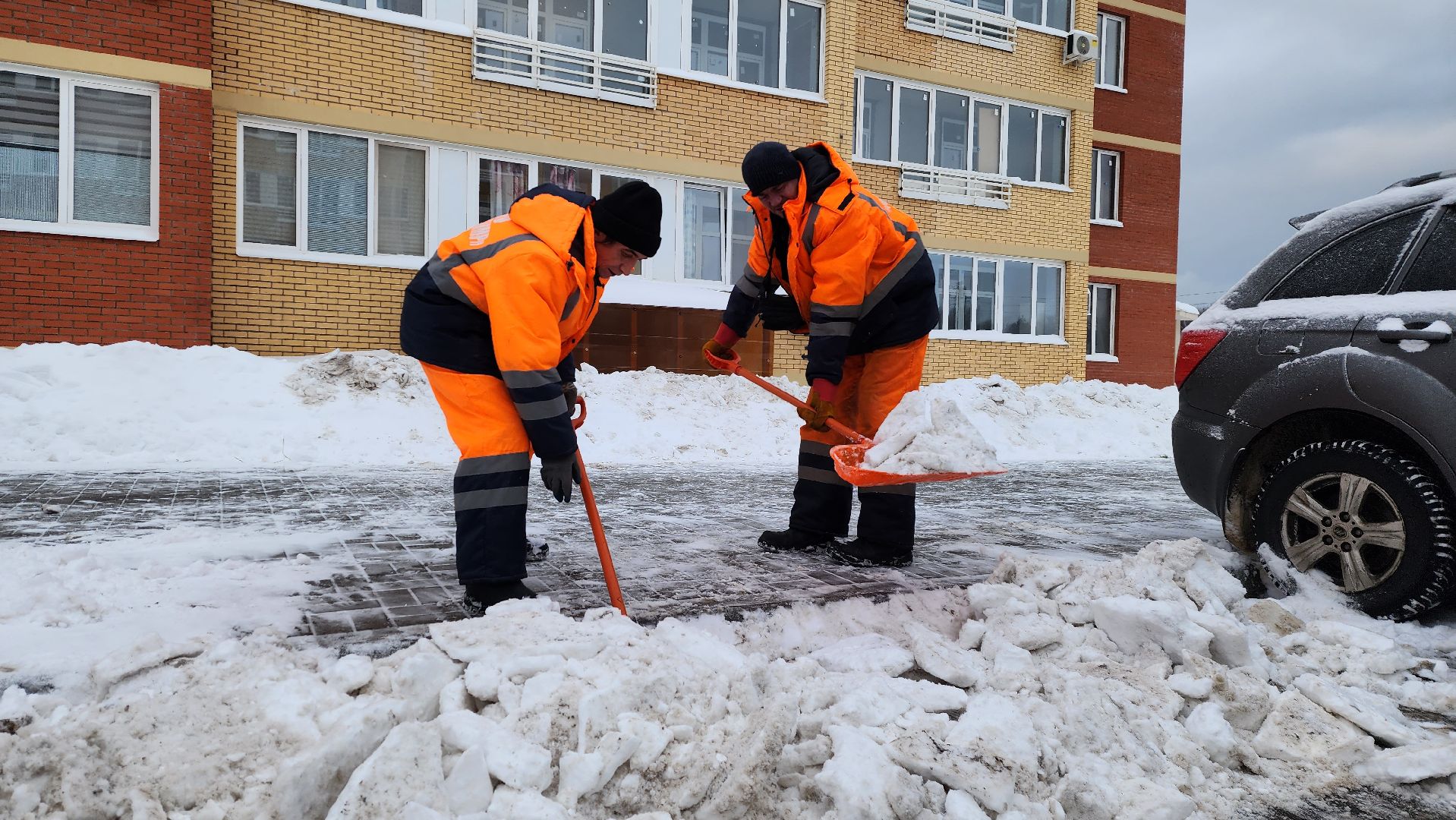 уборка снега и наледи, дворовая территория, истра, вертикалки,
