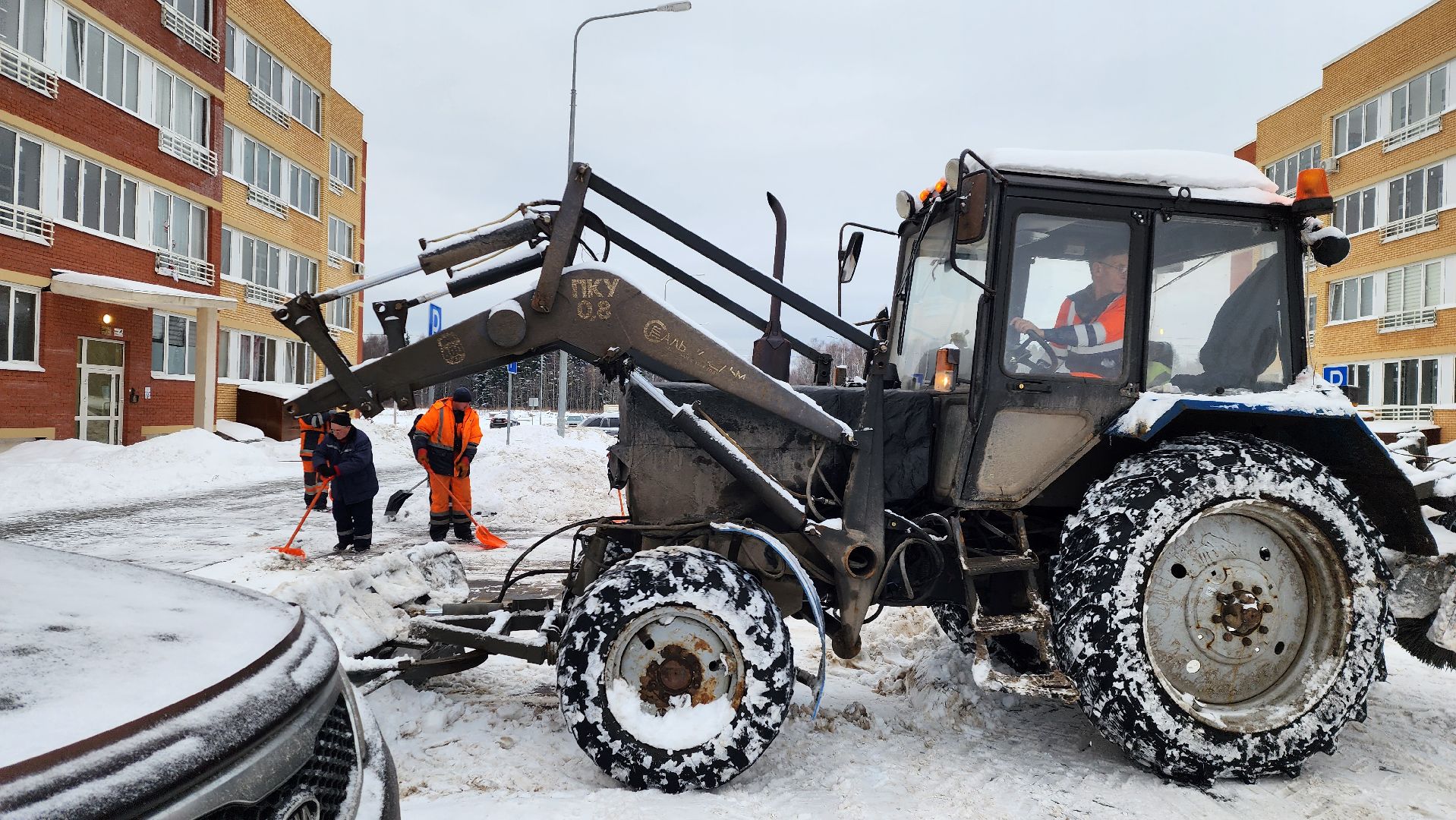 уборка снега и наледи, дворовая территория, истра, вертикалки,