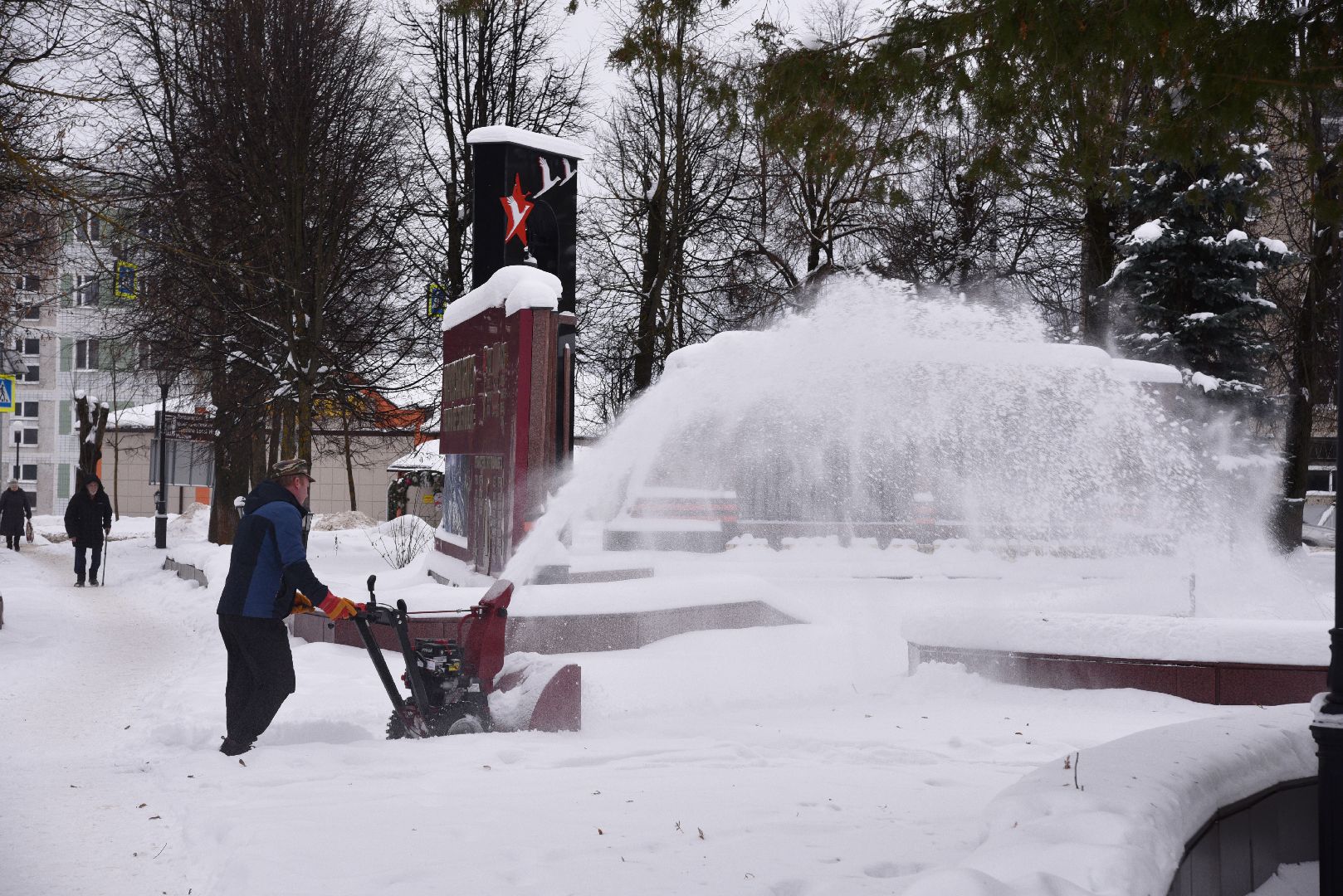 лотошино, сквер победы, добродел, уборка снега, благоустройство, вертикалки,