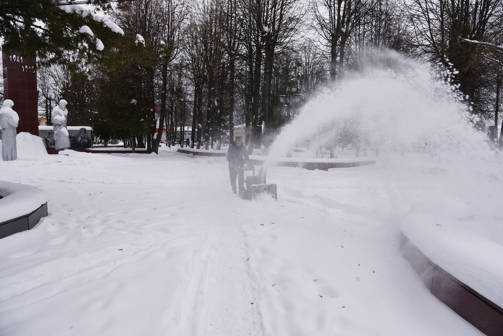 лотошино, сквер победы, добродел, уборка снега, благоустройство, вертикалки,