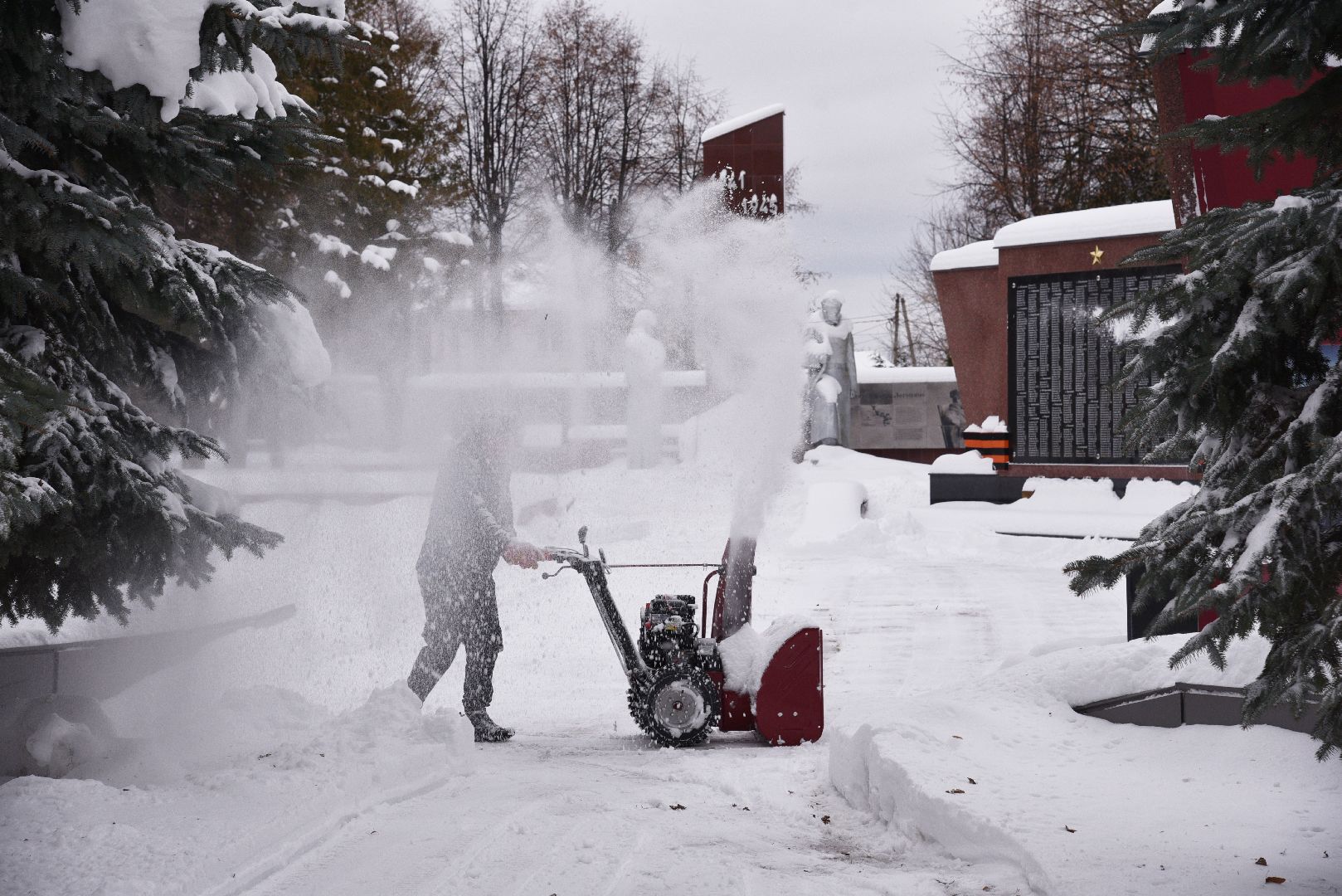 лотошино, сквер победы, добродел, уборка снега, благоустройство, вертикалки,