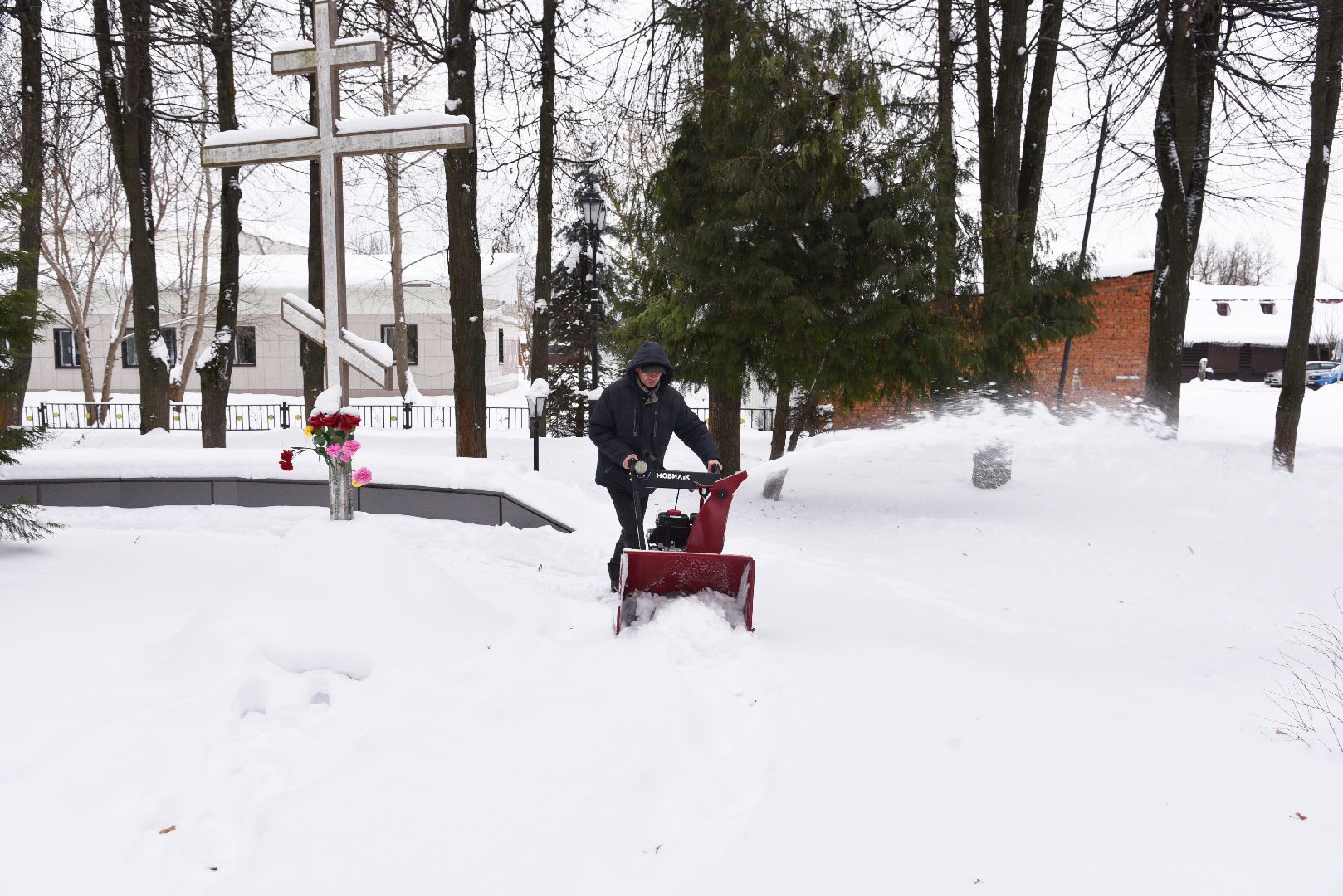 лотошино, сквер победы, добродел, уборка снега, благоустройство, вертикалки,