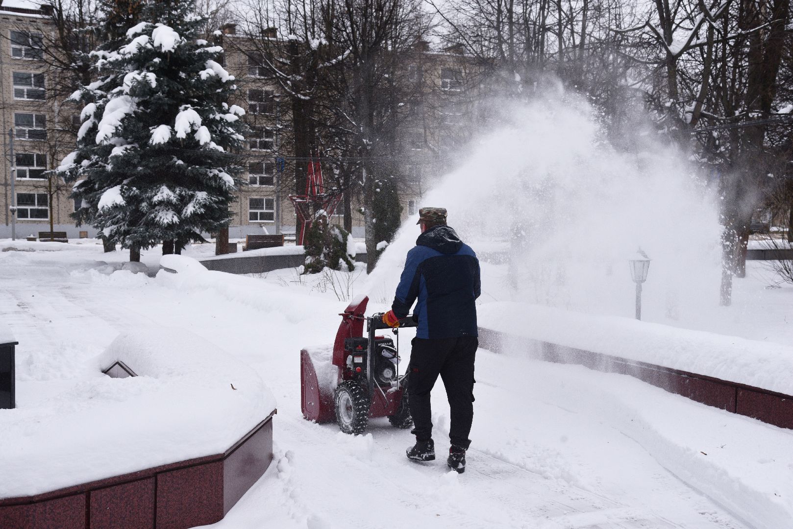 лотошино, сквер победы, добродел, уборка снега, благоустройство, вертикалки,