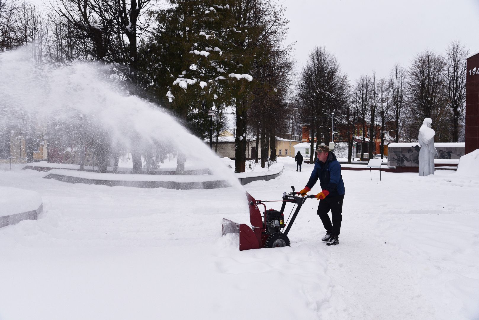 лотошино, сквер победы, добродел, уборка снега, благоустройство, вертикалки,
