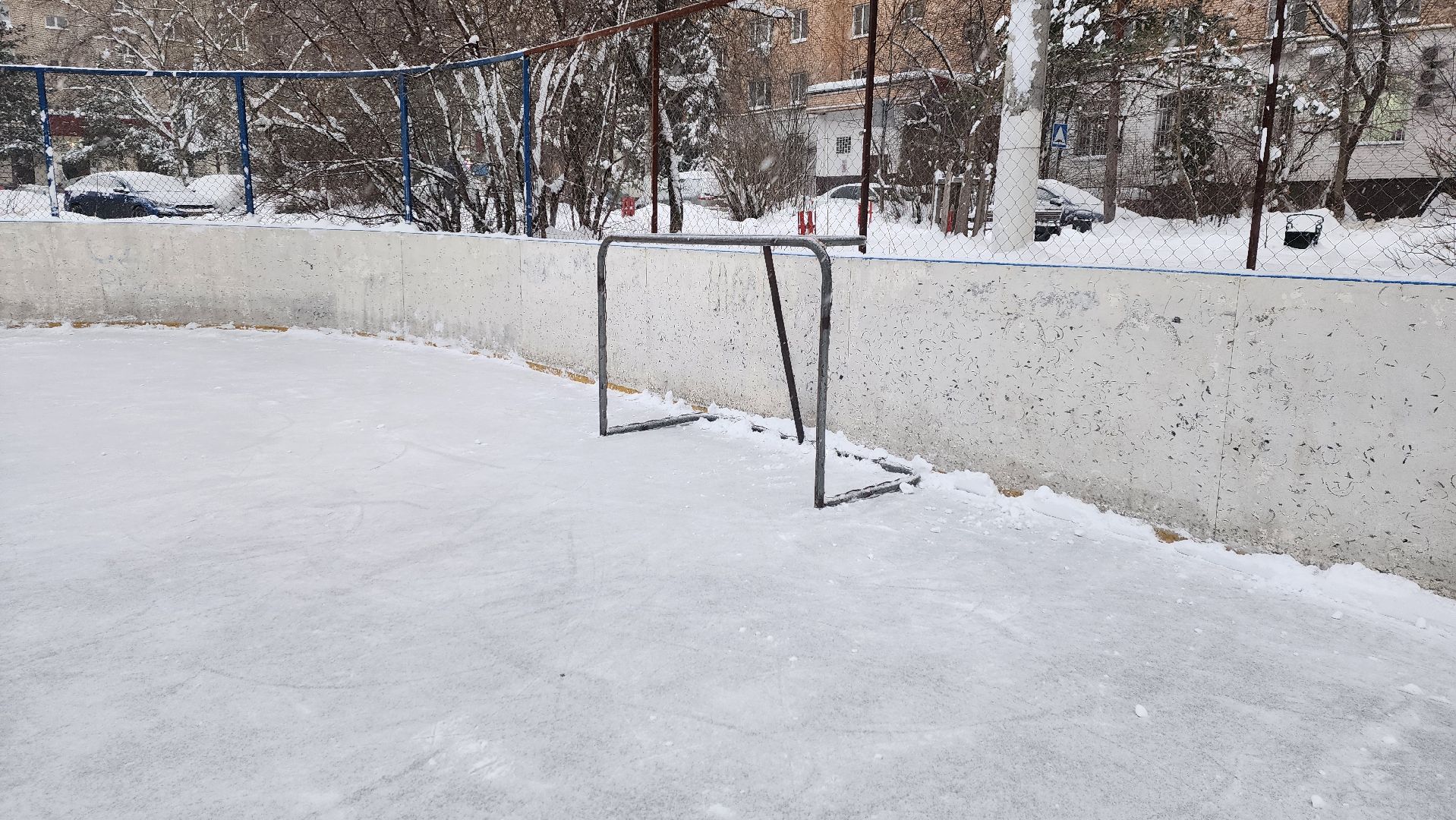 Солнечногорск, вертикалки, каток во дворе, зима в подмосковье,