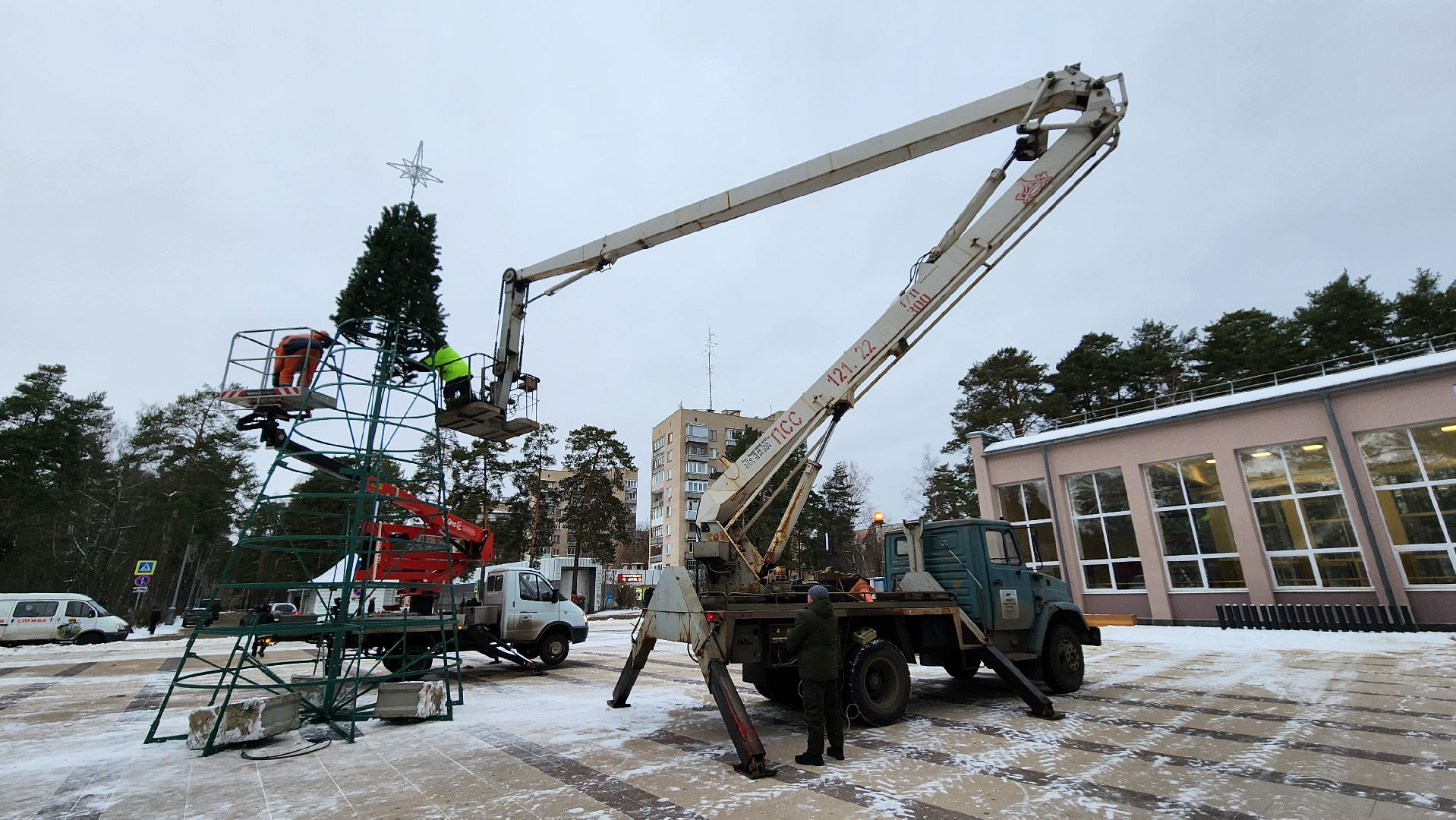 Протвино, Елка у дк, Новый год, Комбинат благоустройства, Г о серпухов, вертикалки,