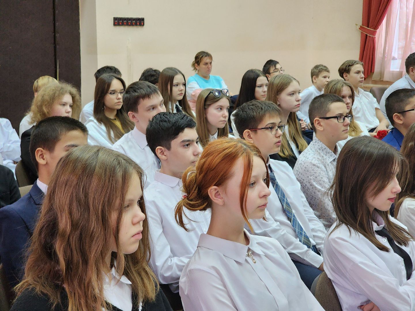 парта героя, гимназия, орден мужества, память, участник сво,