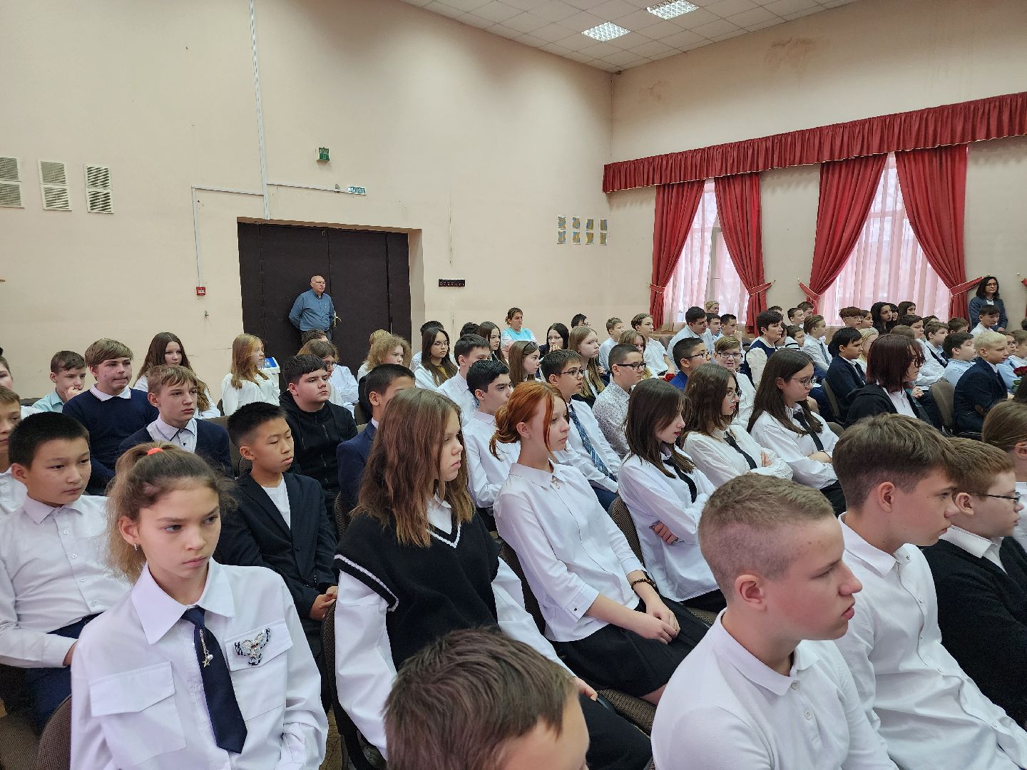 парта героя, гимназия, орден мужества, память, участник сво,