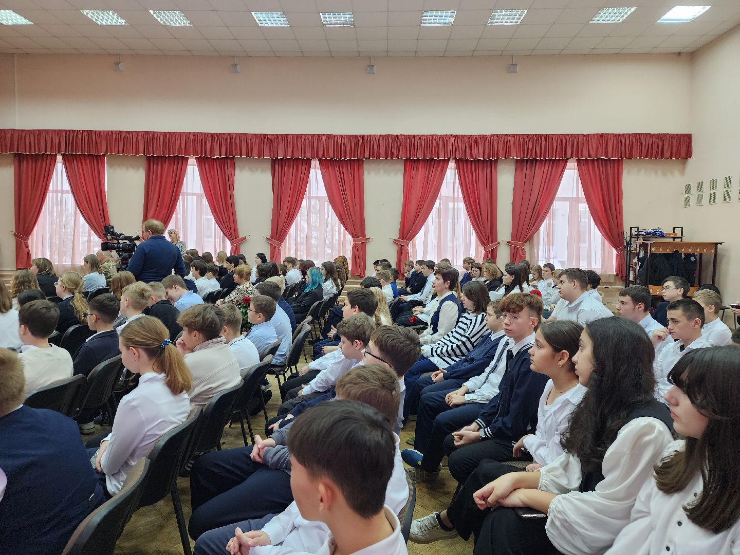 парта героя, гимназия, орден мужества, память, участник сво,