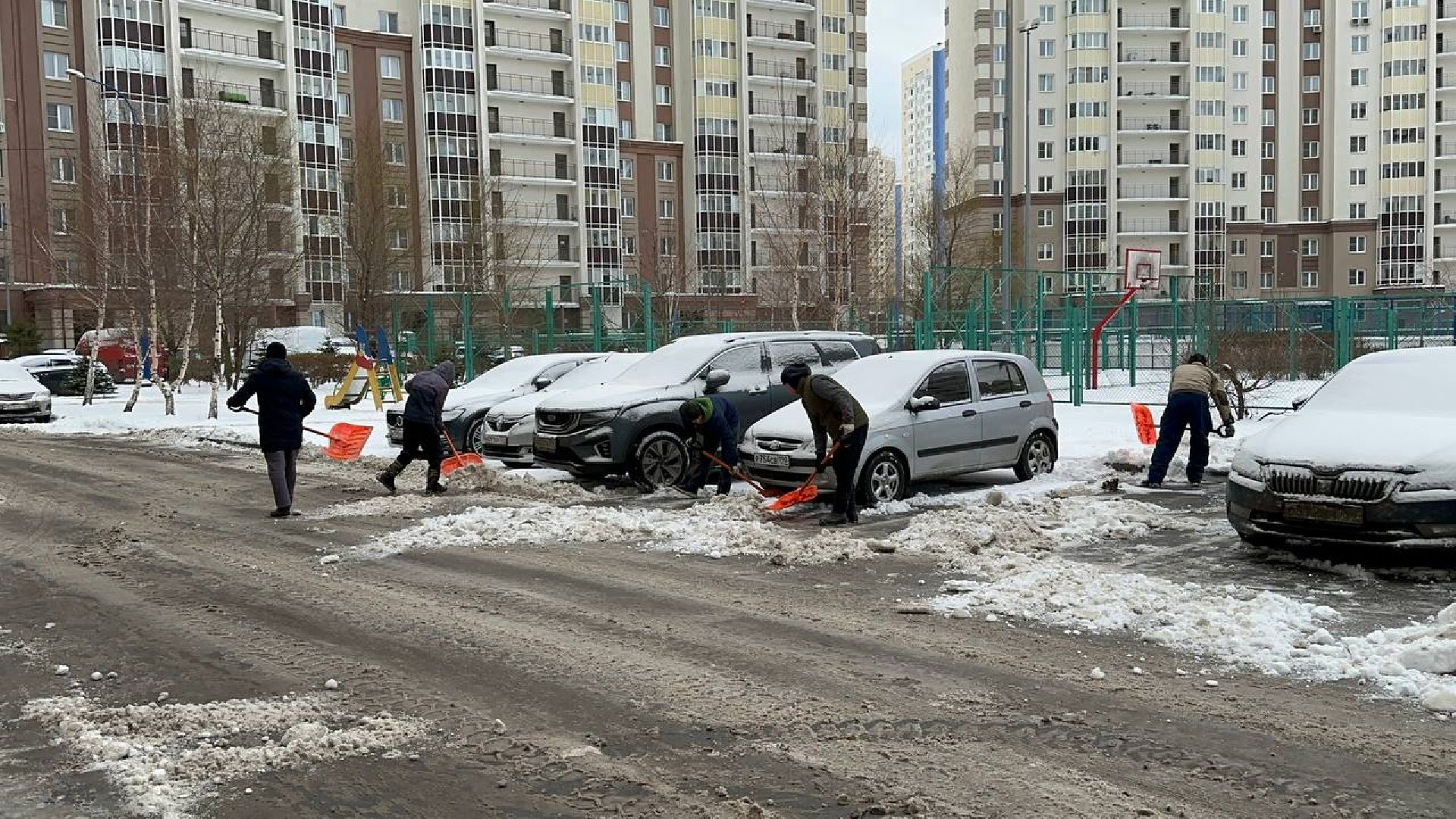 снегопад, уборка снега, коммунальная служба,