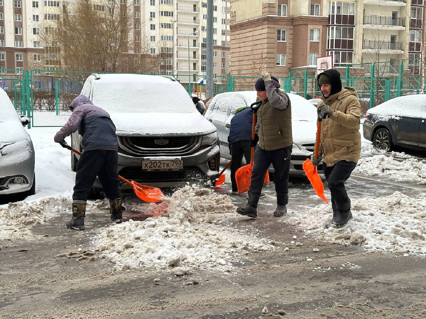 снегопад, уборка снега, коммунальная служба,