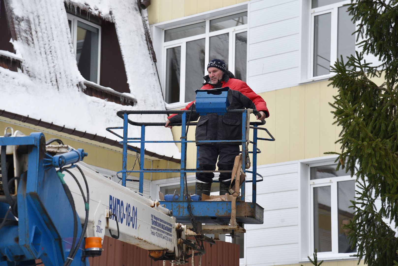 лотошино, лотошинская больница, новый год, ёлка, праздник, вертикалки,