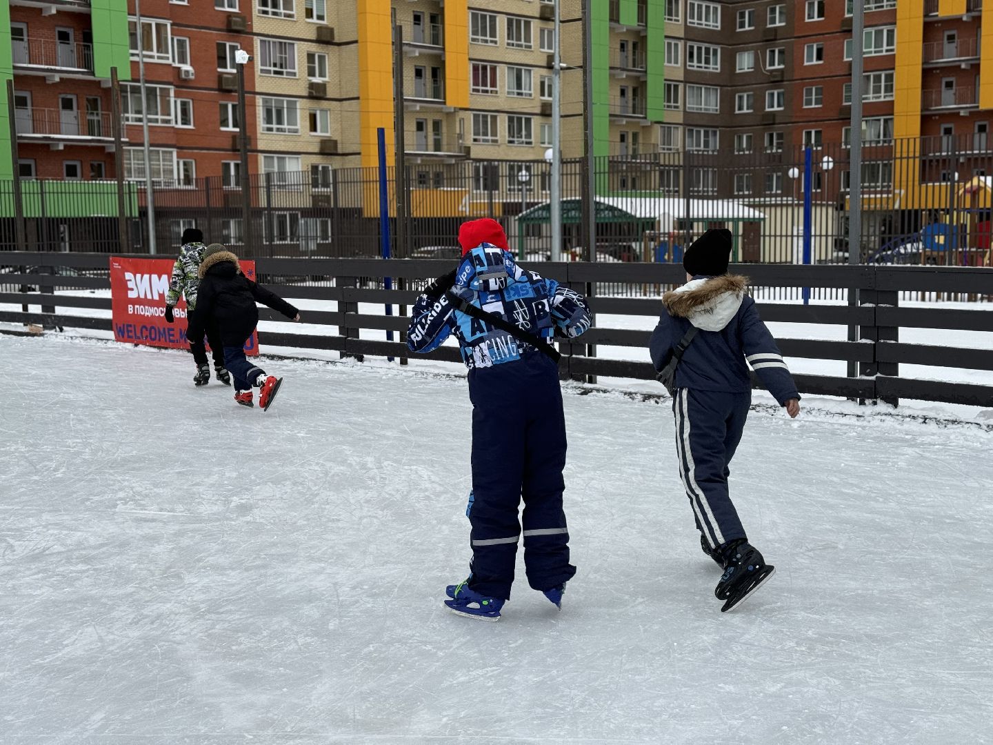 каток с искусственным льдом, каток в поселке мисайлово, Гала-шоу Ильи Авербуха, Фигурное катание,
