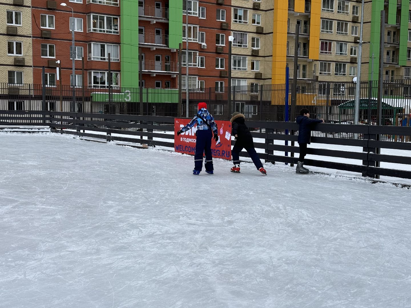 каток с искусственным льдом, каток в поселке мисайлово, Гала-шоу Ильи Авербуха, Фигурное катание,