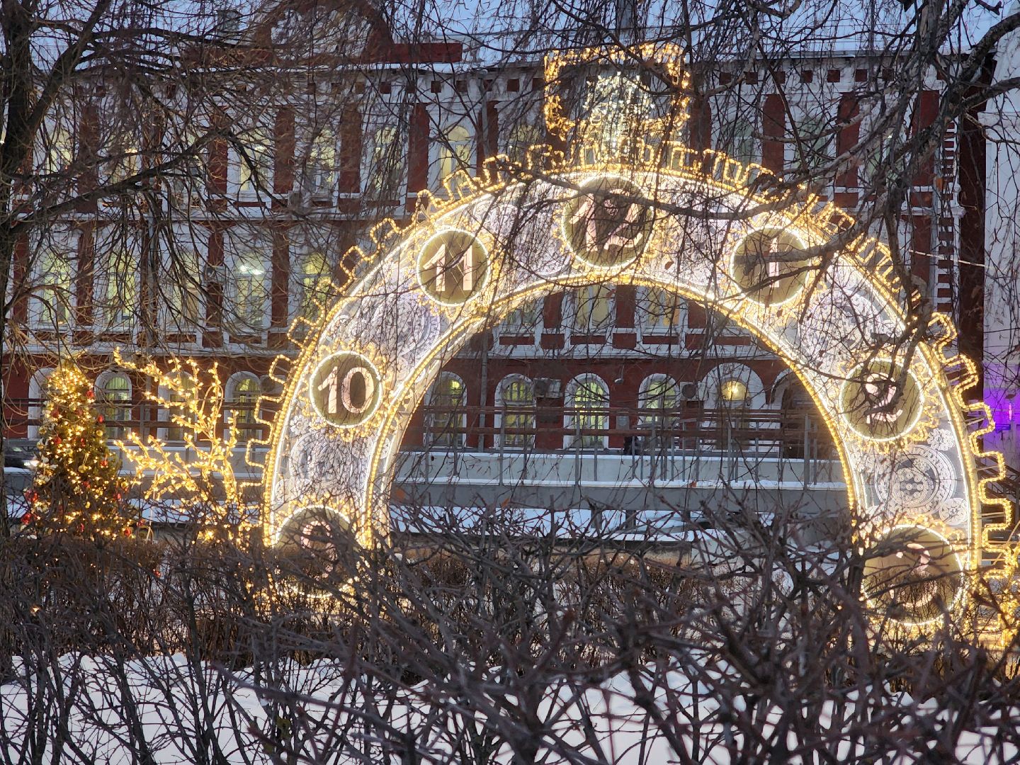 коломна, благоустройство, подготовка к новому году, новогоднее украшение, новогодняя елка, вертикалки,