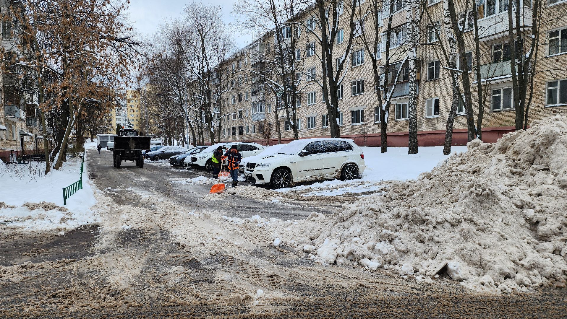 уборка снега и наледи, дворовые территории, истра, вывоз снега, вертикалки,