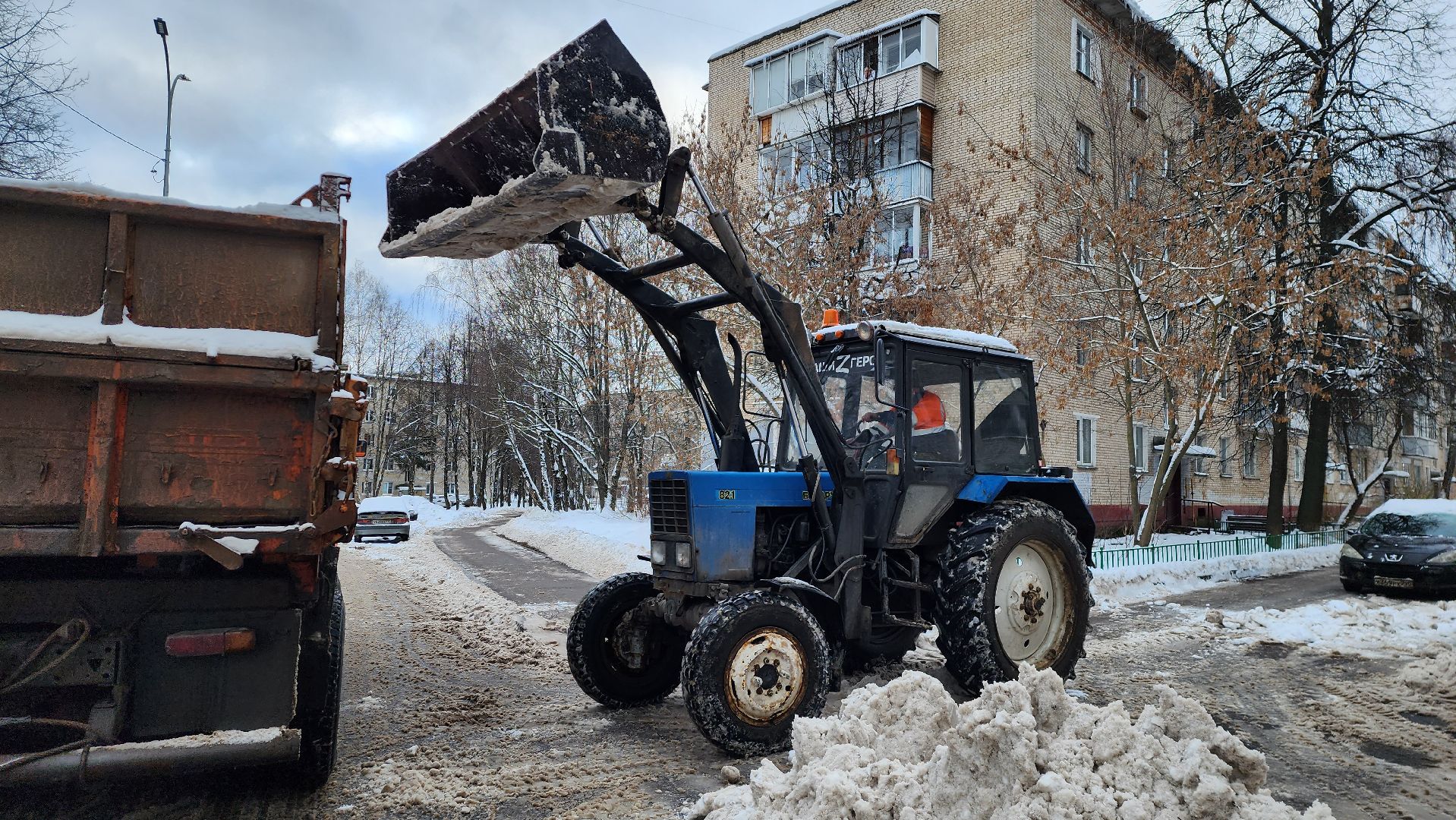 уборка снега и наледи, дворовые территории, истра, вывоз снега, вертикалки,