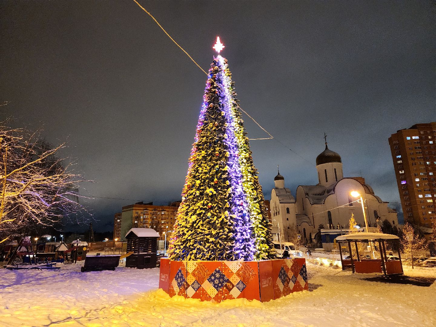одинцово, центральная площадь, новогодняя елка, вертикалка, вертикальное видео,