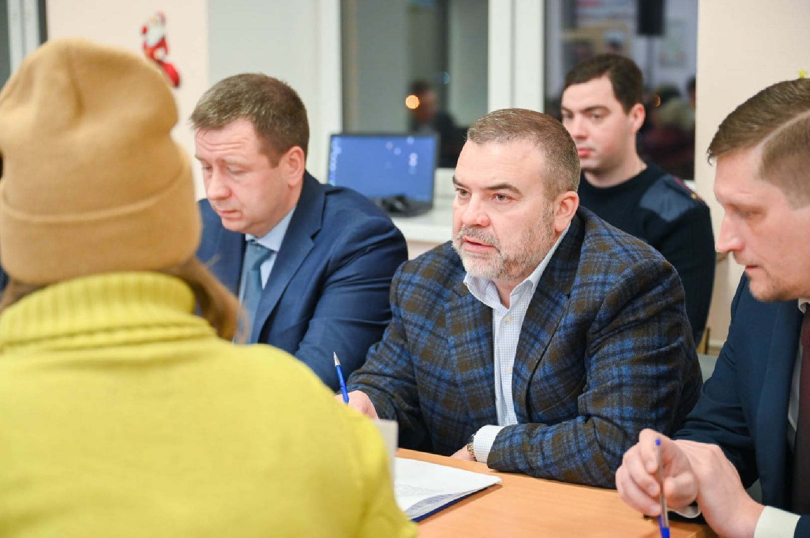 Выездная администрация, Поселок Володарского, Вопросы жителей,руководители профильных управлений администрации,Заместители главы,Жители поселка Володарского,