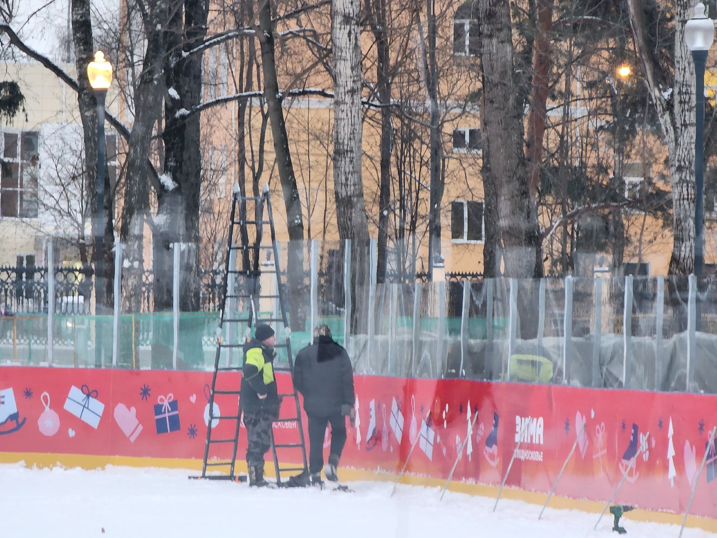 Коломна, каток, каток с искусственным льдом, зима в подмосковье,