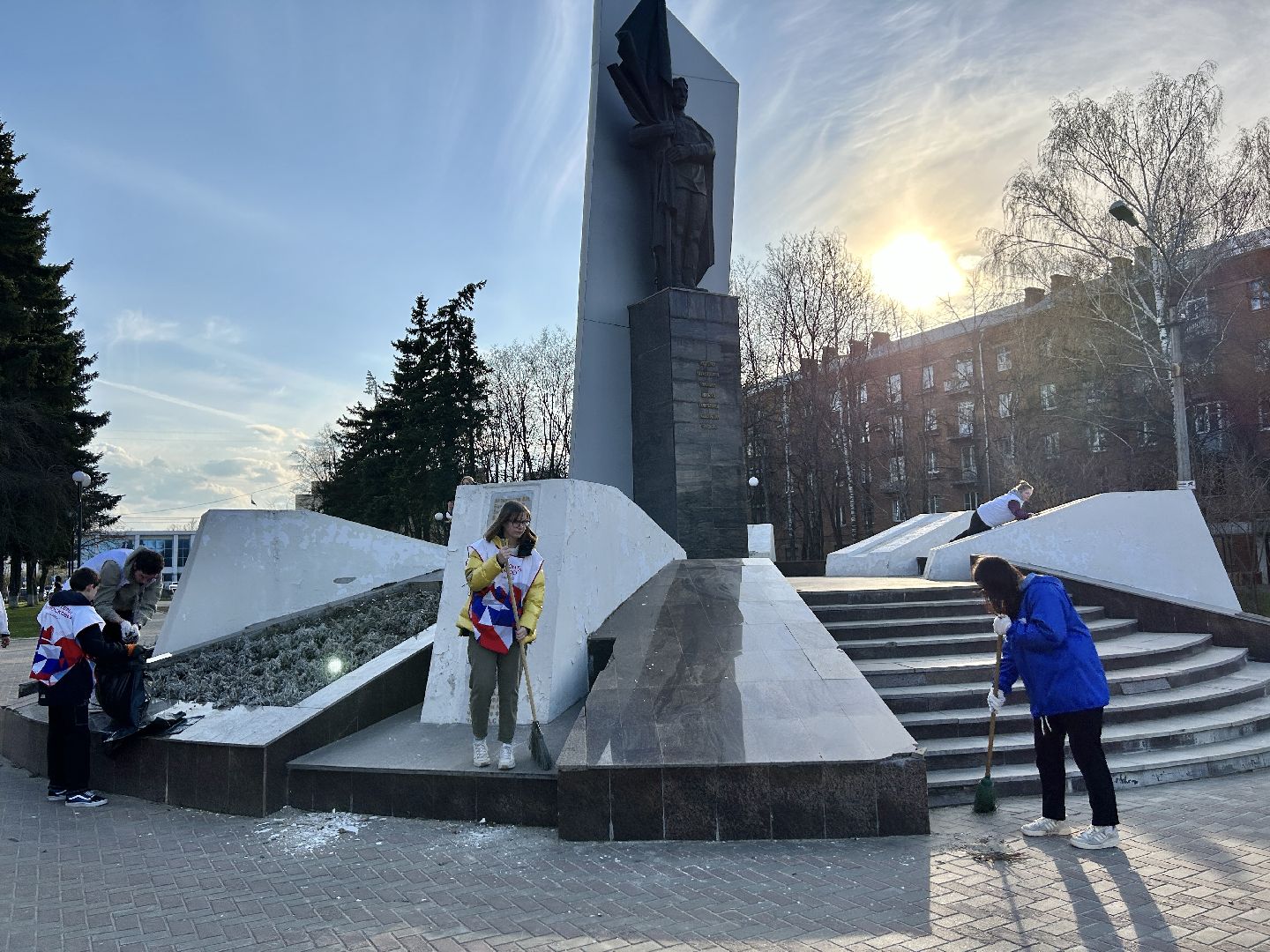 Уборка, волонтеры