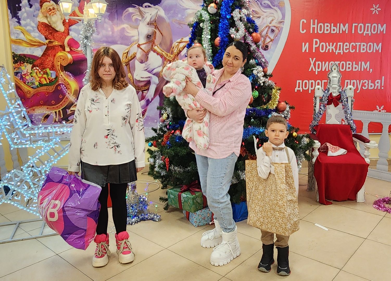 Солнечногорск, вертикалки, благотворительность, новогодний концерт, подарки для детей,