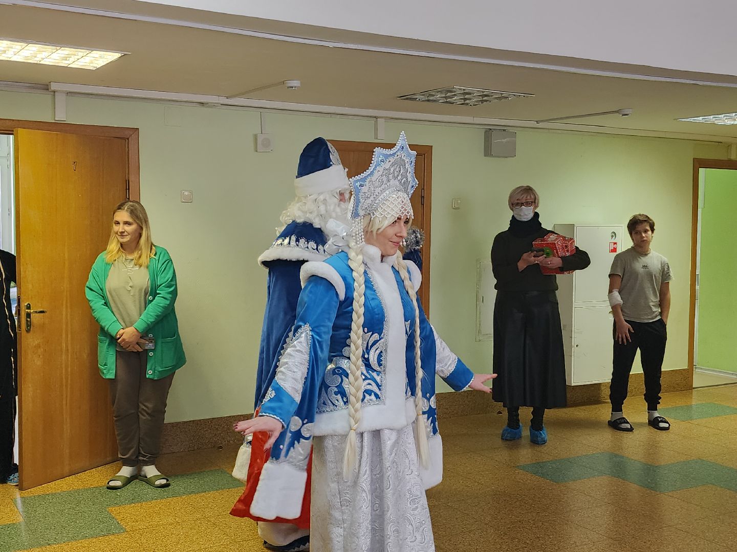 новый год, дед мороз и снегурочка, праздник для детей, вертикалки,