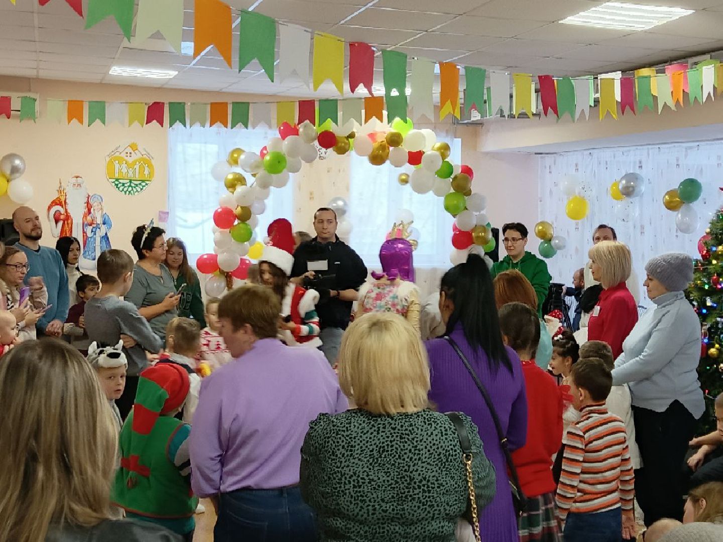 ивантеевка, детский праздник, новый год, аниматоры, праздничная программа для детей, угощения, подарки, центр социального обслуживания,вертикалки,