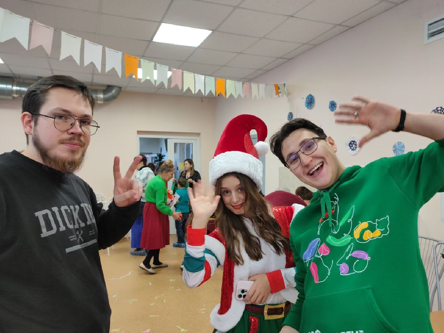 ивантеевка, детский праздник, новый год, аниматоры, праздничная программа для детей, угощения, подарки, центр социального обслуживания,вертикалки,