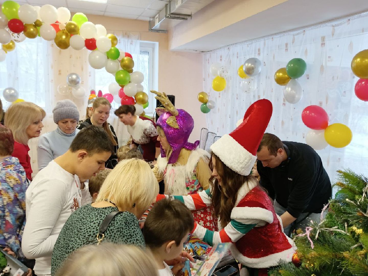 ивантеевка, детский праздник, новый год, аниматоры, праздничная программа для детей, угощения, подарки, центр социального обслуживания,вертикалки,