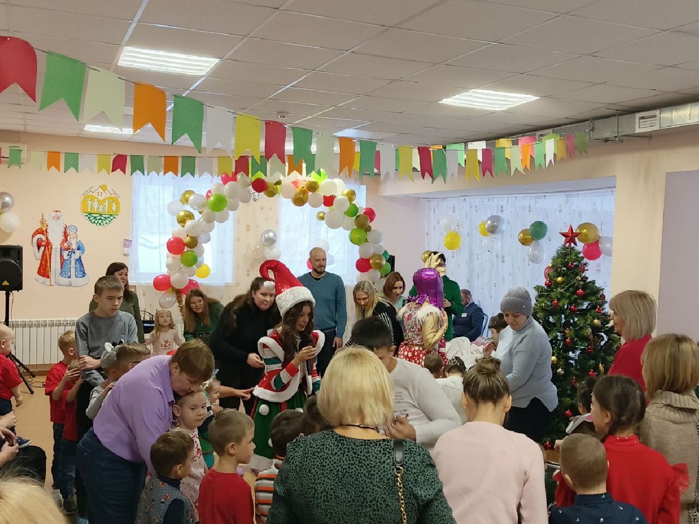 ивантеевка, детский праздник, новый год, аниматоры, праздничная программа для детей, угощения, подарки, центр социального обслуживания,вертикалки,
