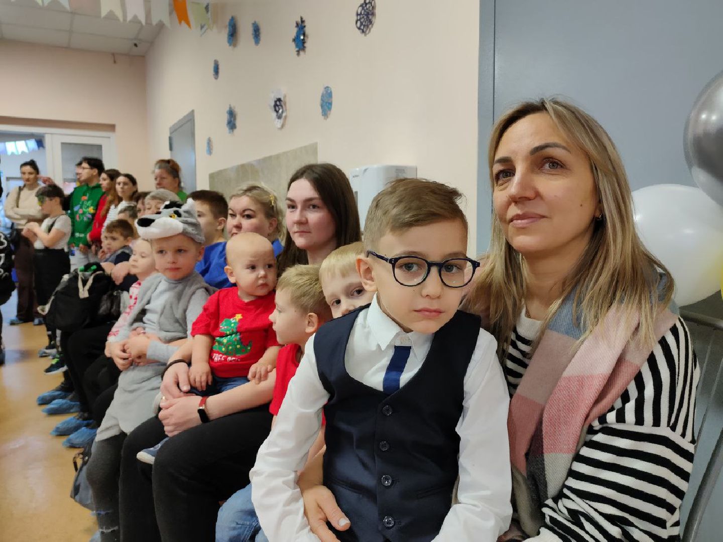 ивантеевка, детский праздник, новый год, аниматоры, праздничная программа для детей, угощения, подарки, центр социального обслуживания,вертикалки,