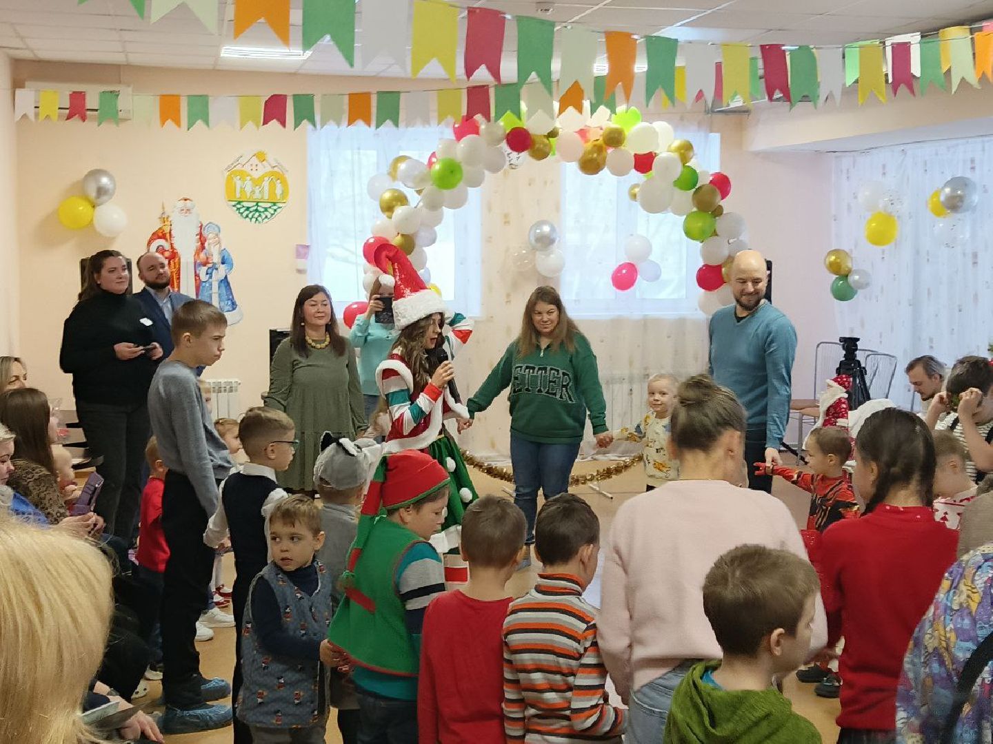 ивантеевка, детский праздник, новый год, аниматоры, праздничная программа для детей, угощения, подарки, центр социального обслуживания,вертикалки,