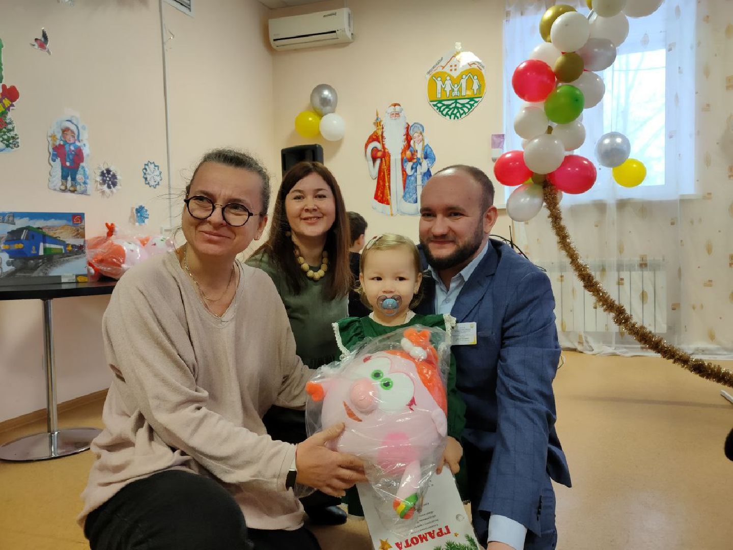 ивантеевка, детский праздник, новый год, аниматоры, праздничная программа для детей, угощения, подарки, центр социального обслуживания,вертикалки,