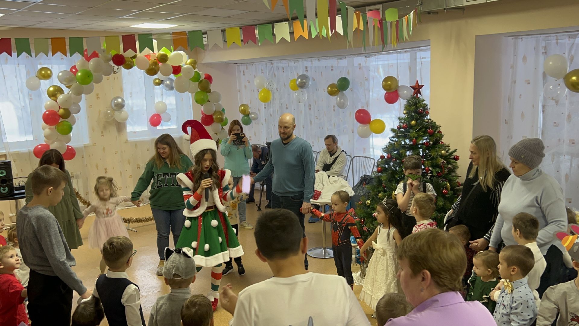 ивантеевка, детский праздник, новый год, аниматоры, праздничная программа для детей, угощения, подарки, центр социального обслуживания,вертикалки,