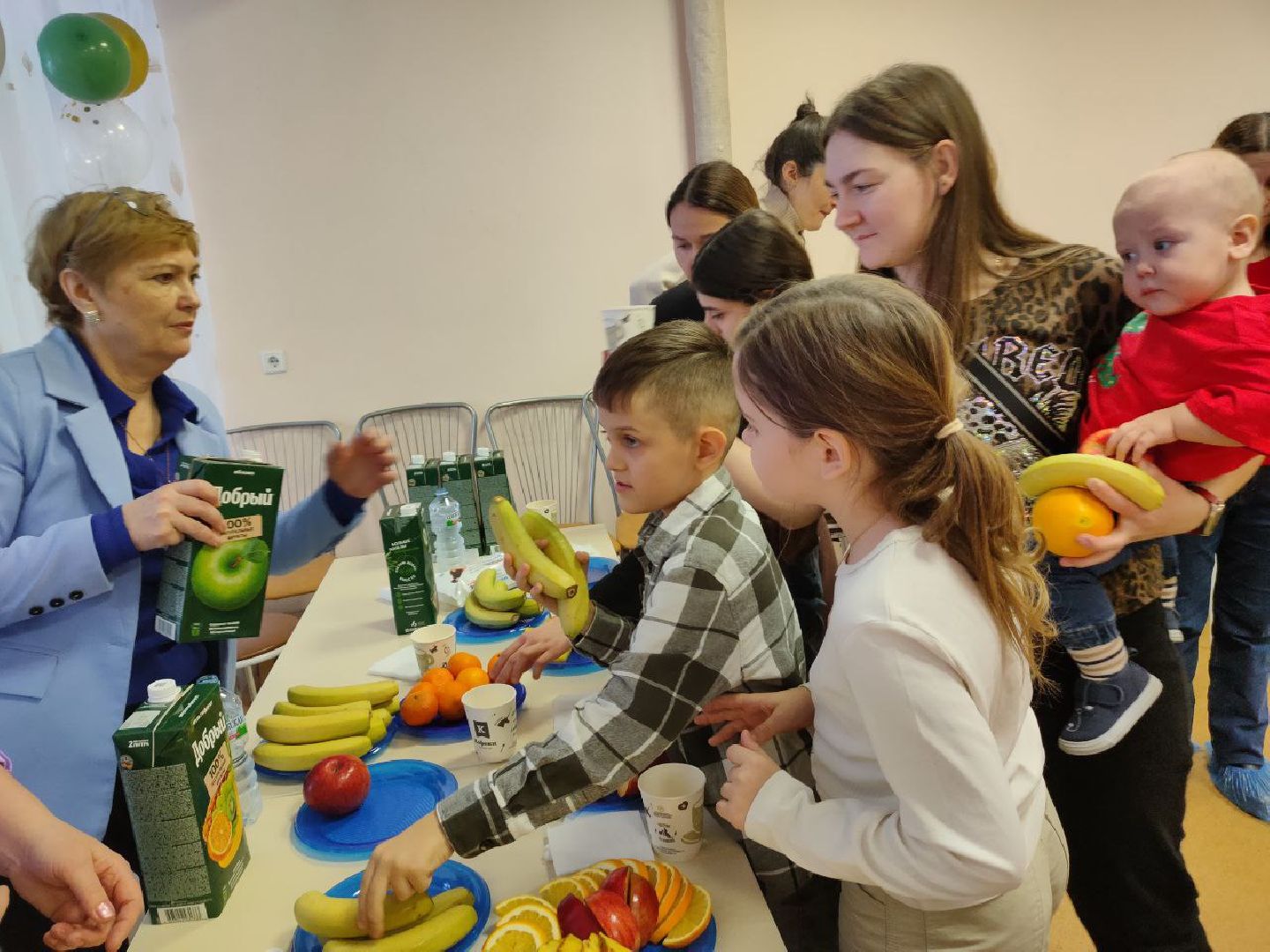 ивантеевка, детский праздник, новый год, аниматоры, праздничная программа для детей, угощения, подарки, центр социального обслуживания,вертикалки,