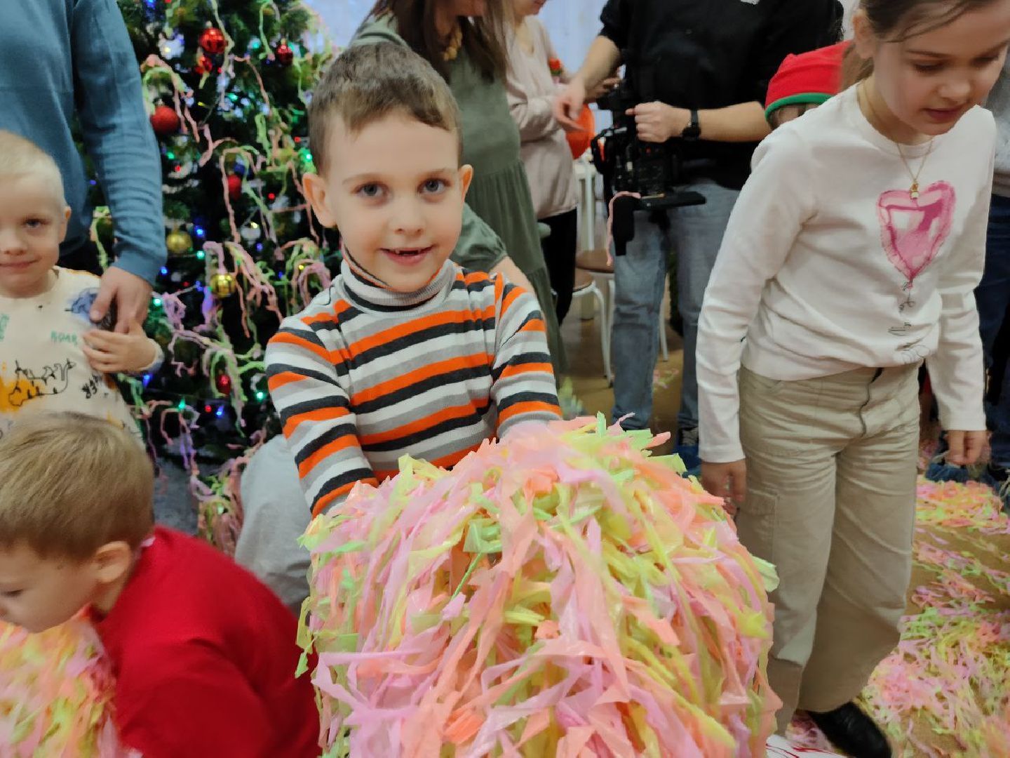ивантеевка, детский праздник, новый год, аниматоры, праздничная программа для детей, угощения, подарки, центр социального обслуживания,вертикалки,