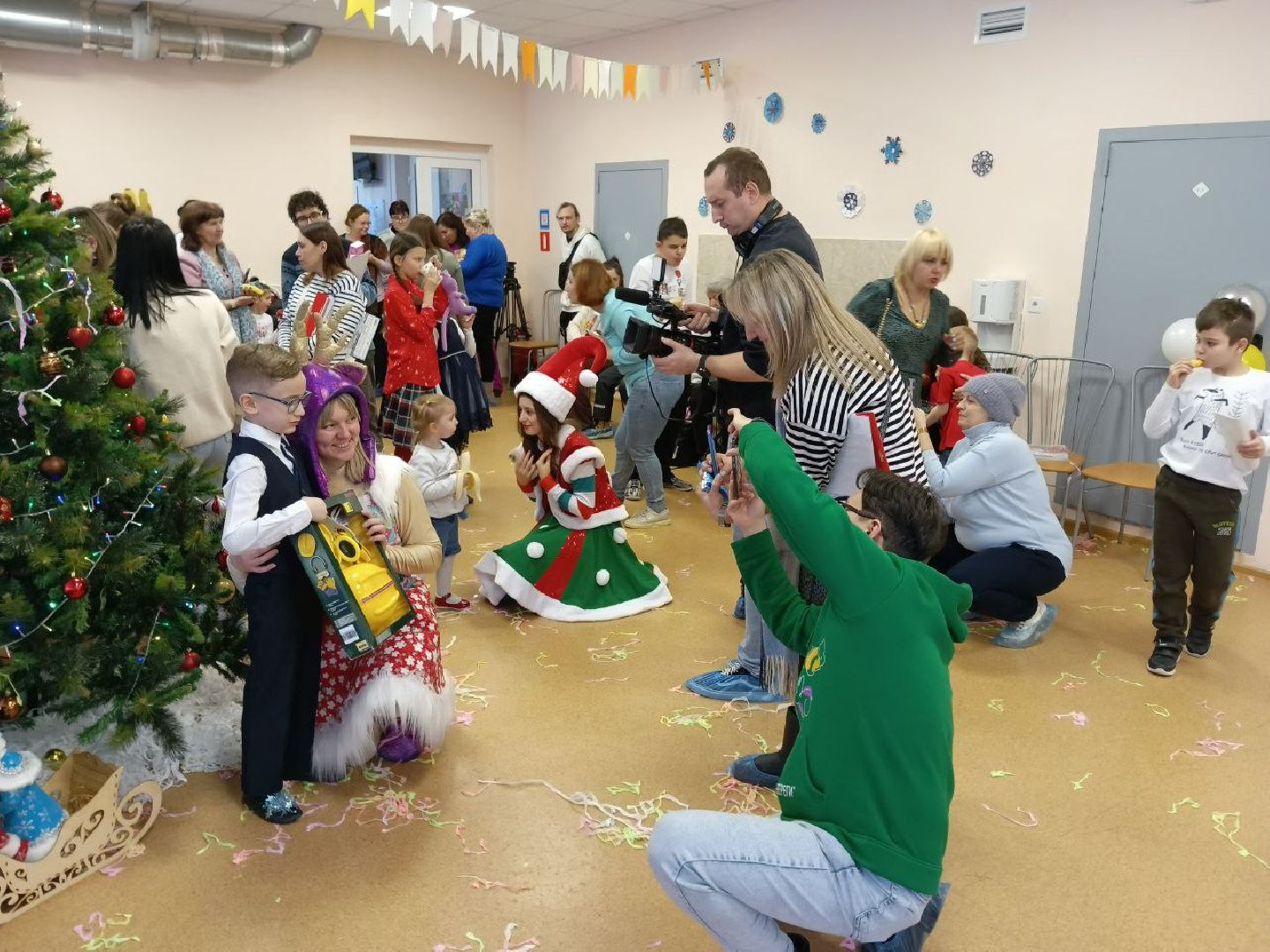 ивантеевка, детский праздник, новый год, аниматоры, праздничная программа для детей, угощения, подарки, центр социального обслуживания,вертикалки,