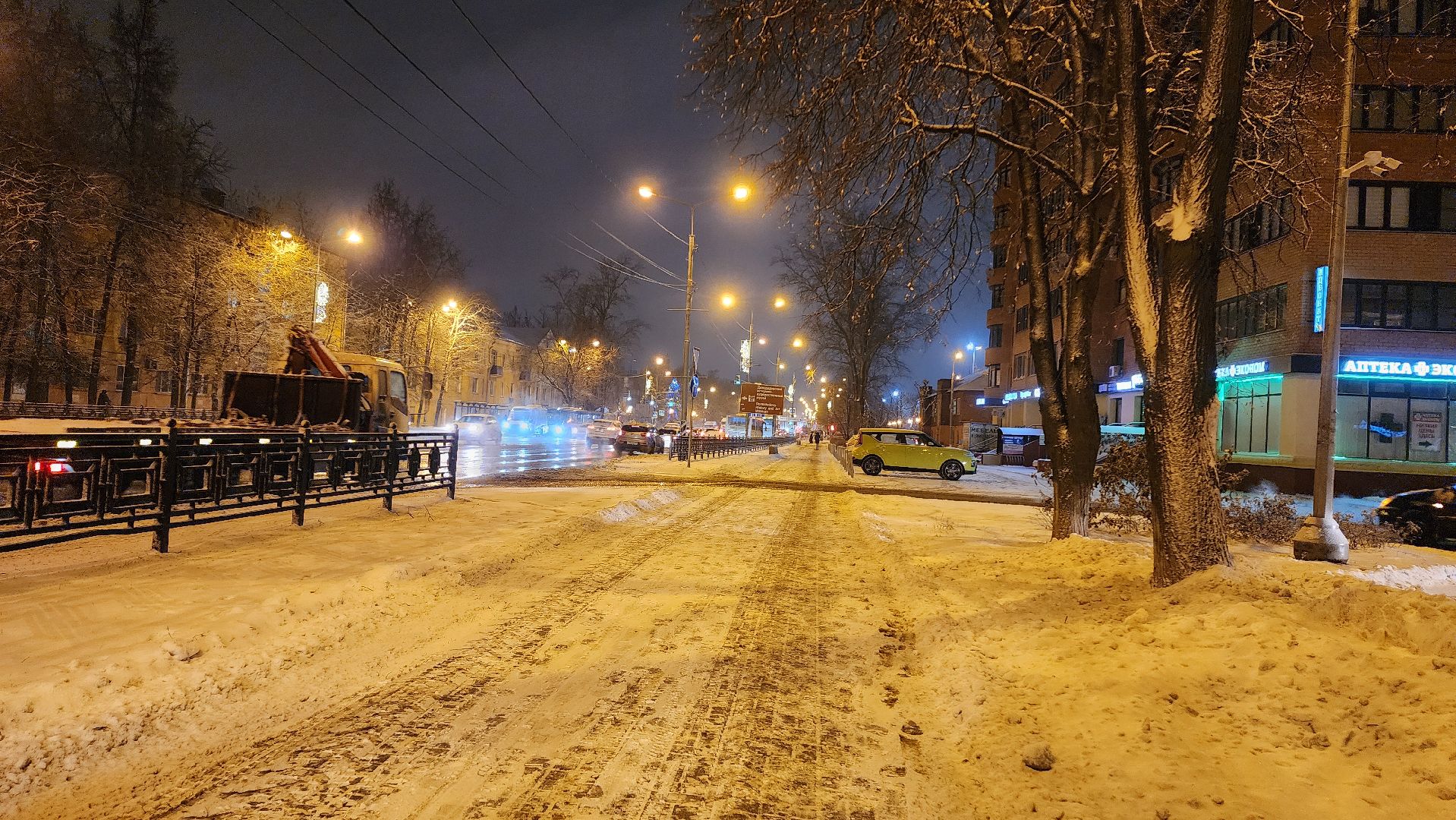 коммунальная служба, коммунальная техника, гололед, гололедица, Пескосоляная смесь, Обработка тротуаров, домодедово, подмосковье, ЖКХ, вертикалки,