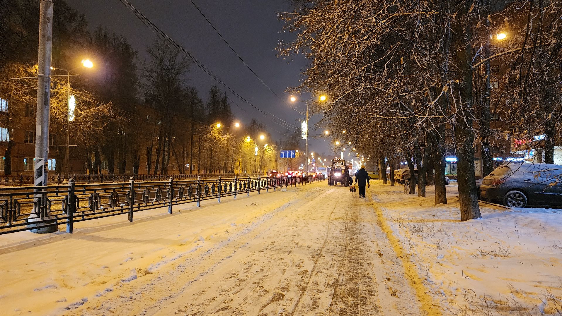 коммунальная служба, коммунальная техника, гололед, гололедица, Пескосоляная смесь, Обработка тротуаров, домодедово, подмосковье, ЖКХ, вертикалки,