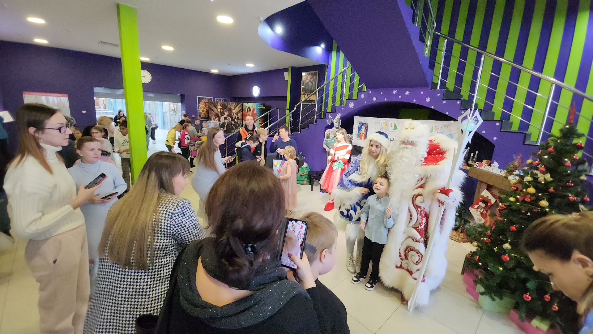 серпухов, дети с овз, новогодняя елка, кинотеатр, ано прозрение, кинолюкс,