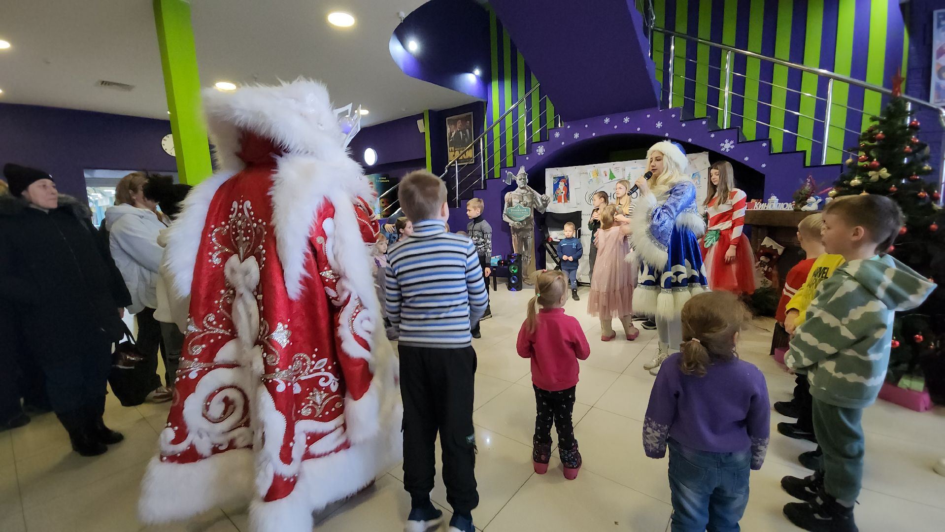 серпухов, дети с овз, новогодняя елка, кинотеатр, ано прозрение, кинолюкс,