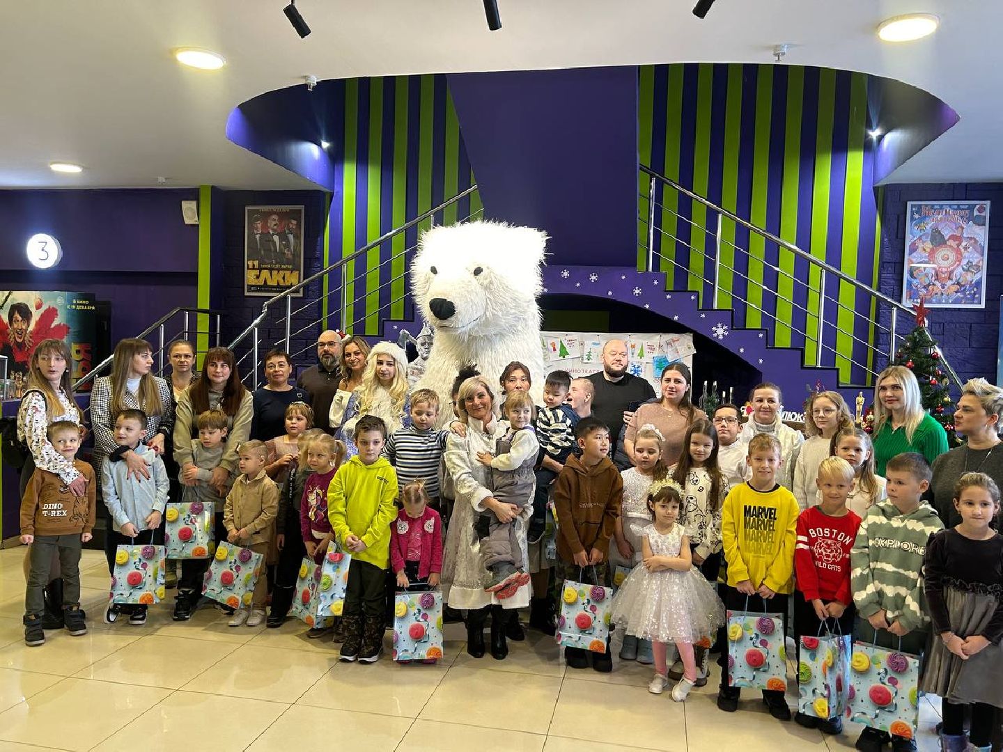 серпухов, дети с овз, новогодняя елка, кинотеатр, ано прозрение, кинолюкс,