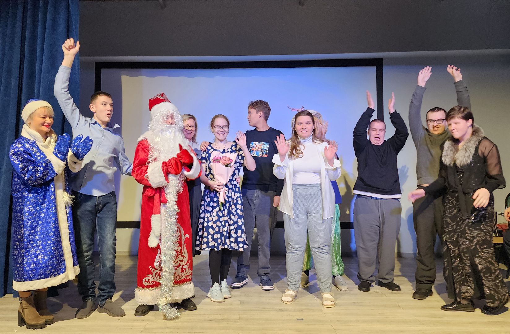 Домодедово, Подмосковье, Спектакль, дети с овз, Дети инвалиды, Дорогою добра, Волонтеры Подмосковья, вертикалки,