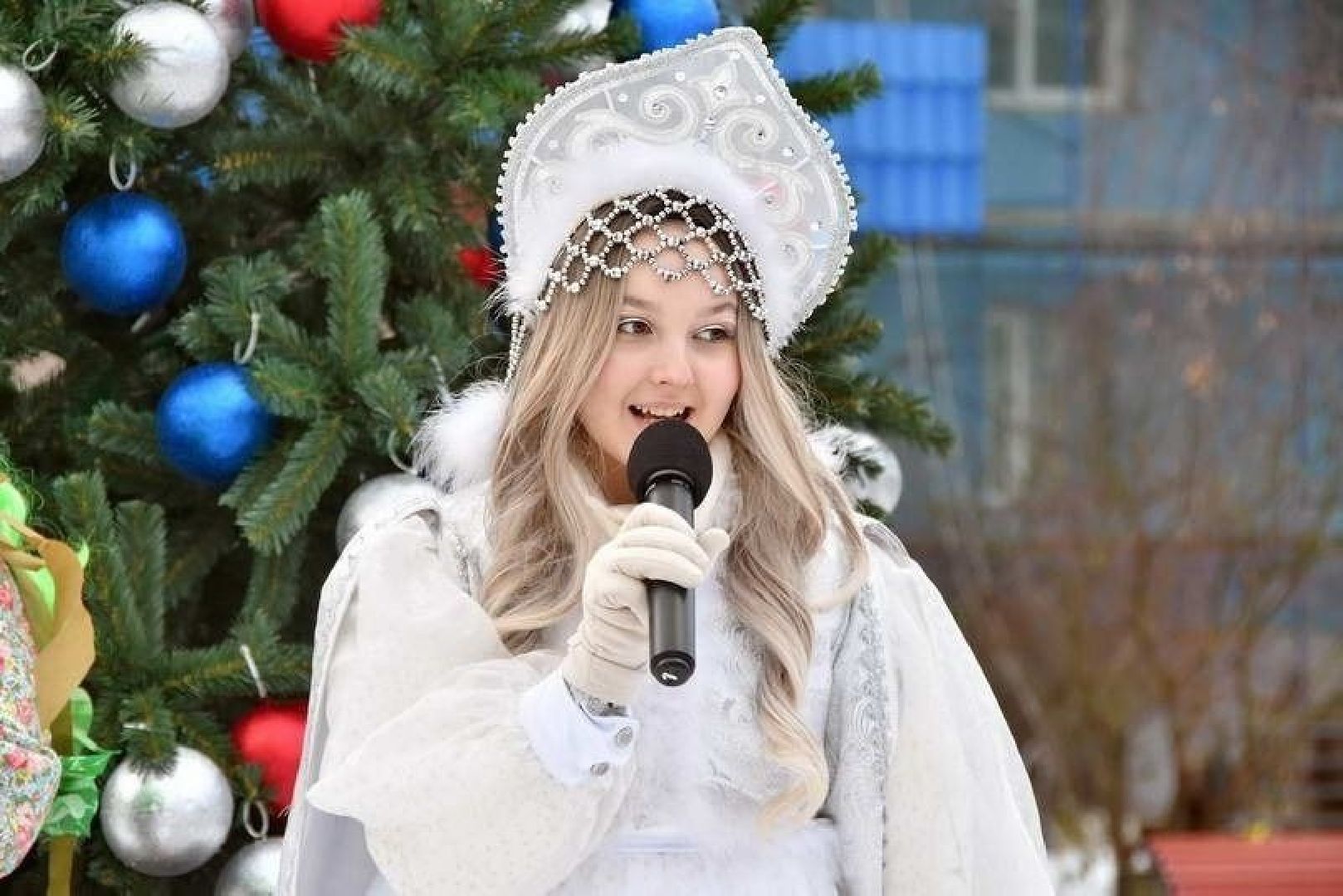 новый год, праздник во Власихе, елки во дворах, праздник для детей, новый 2025 год,