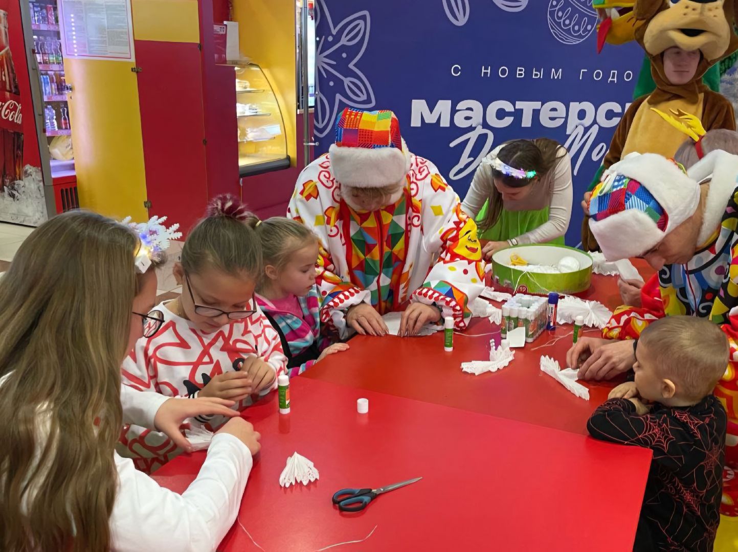 Коломна, мастерская деда мороза, новогодние мастер-классы, молодая гвардия, вертикалки,