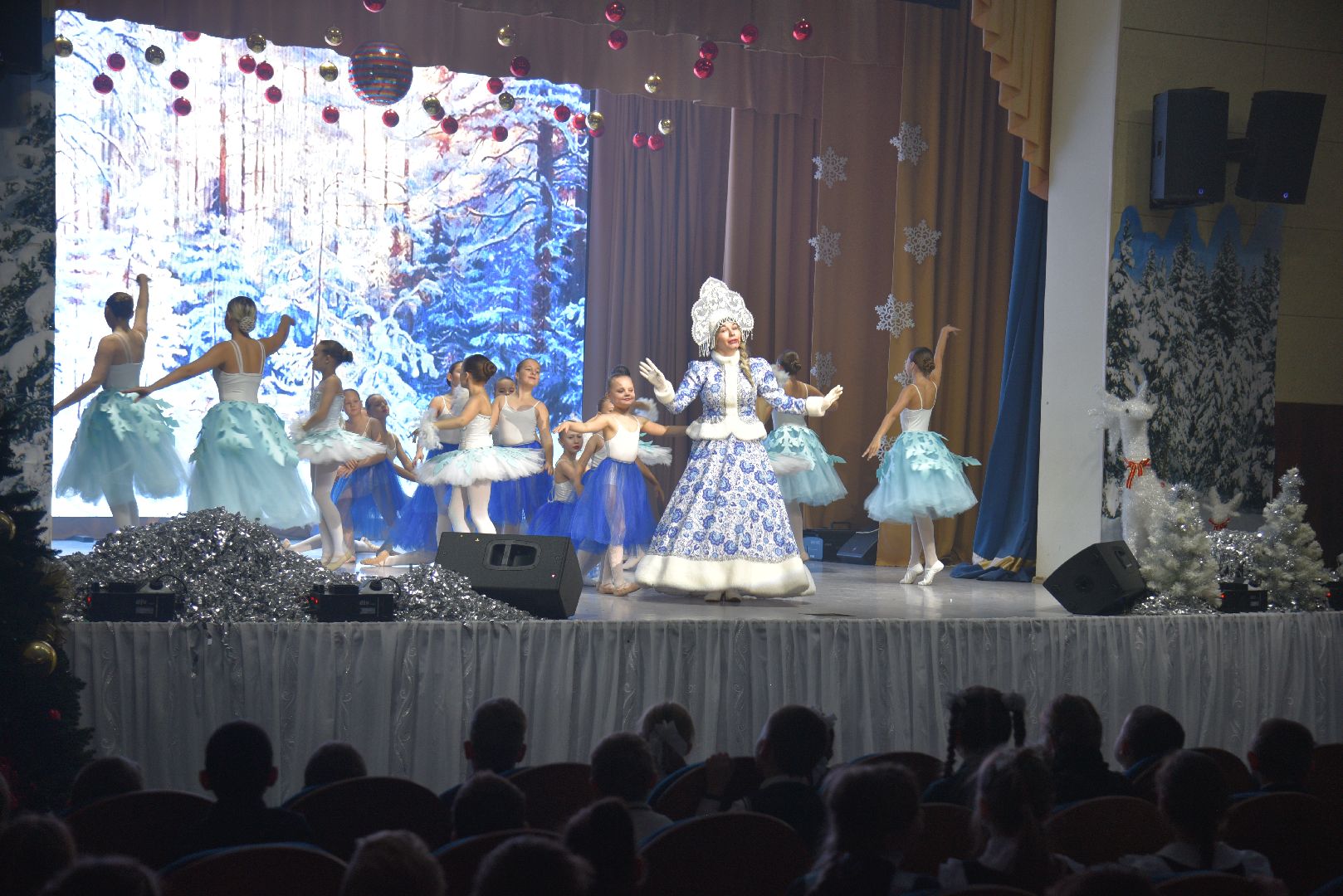 лотошино, лотошинский цдк, елка главы, новый год, дети, вертикалки,